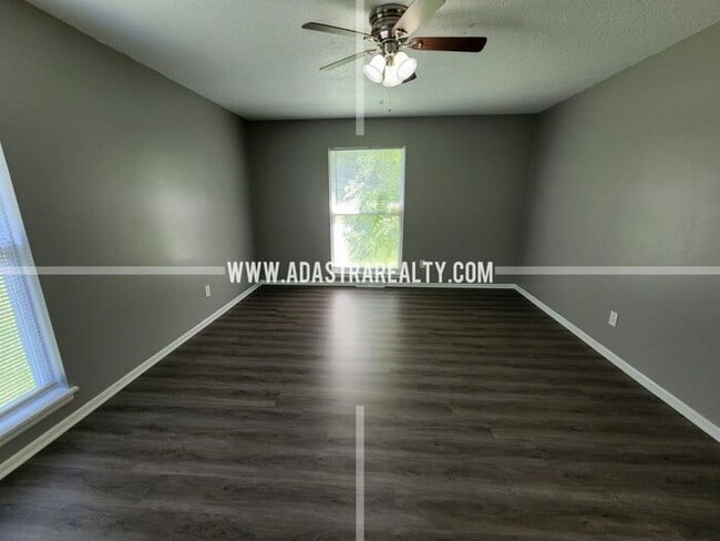 Building Photo - Affordable Raytown Area KCMO Apartment-Ava...