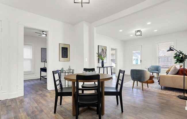 Building Photo - 3 Bed Home Accepting section 8 housing vouchers!