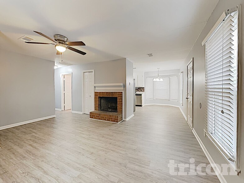 Building Photo - 202 River Song Rd
