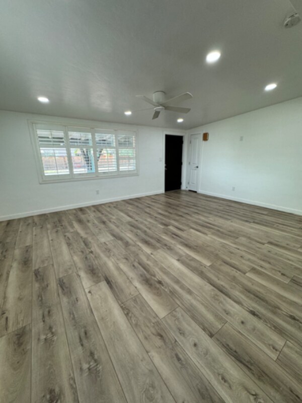 Building Photo - 1803 E Miles St