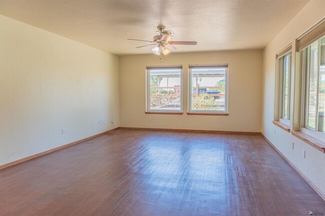 Building Photo - 2121 W 25th St