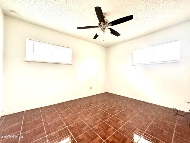 Building Photo - 209 San Saba Rd