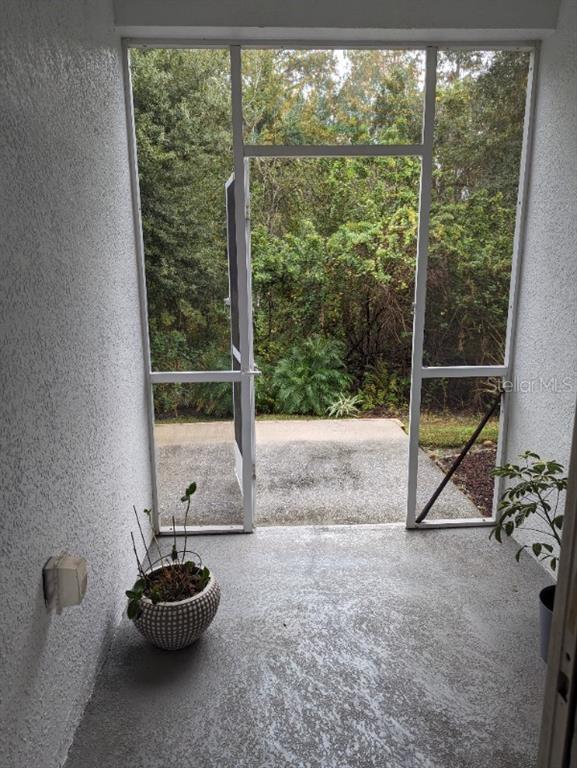 Building Photo - 2142 Park Crescent Dr