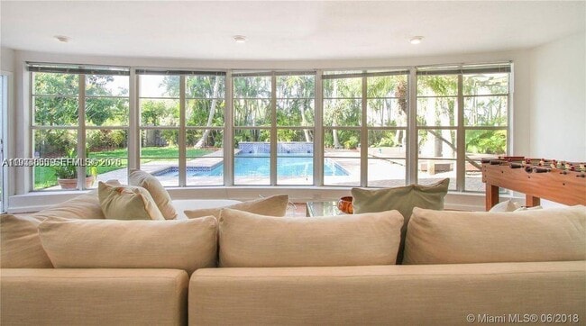 Building Photo - 165 NE 98th St