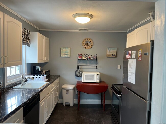 Building Photo - 804 Evergreen Walk