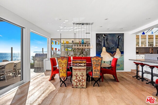 Building Photo - 26940 Malibu Cove Colony Dr