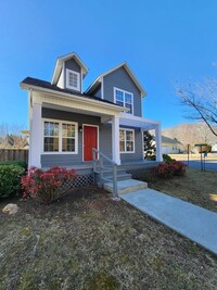 Building Photo - Black Mountain Rental-Cotton Creek Neigbor...