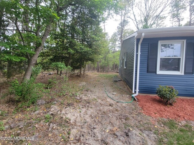 Building Photo - 16 Chelsea Dr