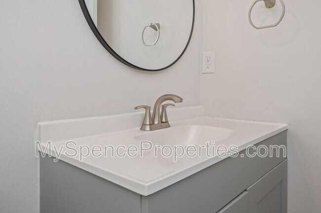 Building Photo - 126 Camellia Pl