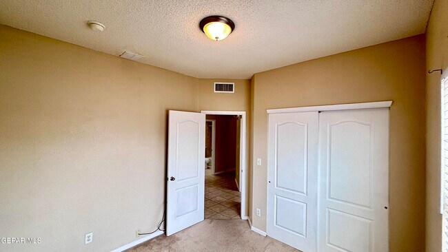 Building Photo - 3537 Tierra Vergel Dr