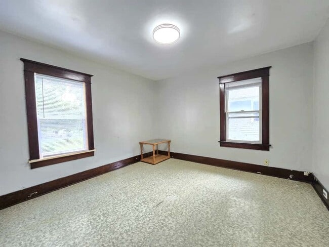 Building Photo - 1213 W Lexington Ave