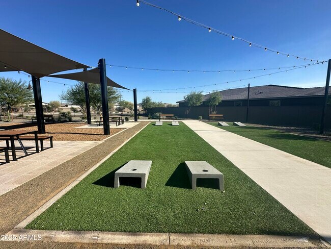 Building Photo - 15849 W Gray Fox Trl