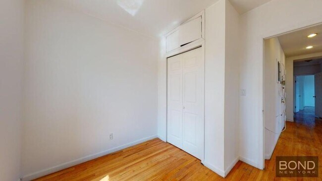 Building Photo - 3 bedroom in Manhattan NY 10003
