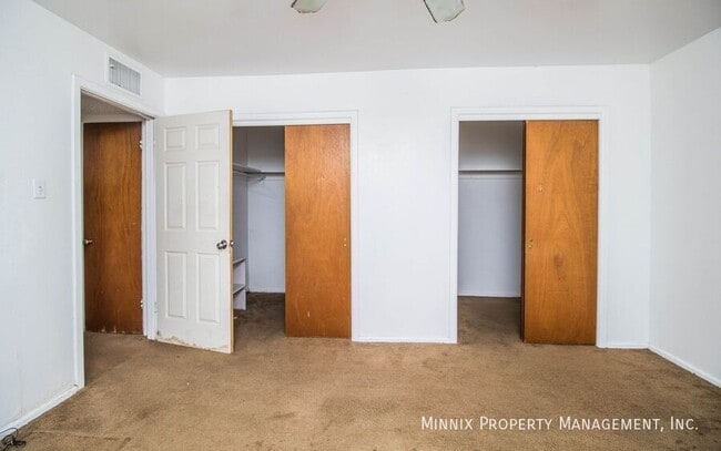 Building Photo - 1906 N Pecos St