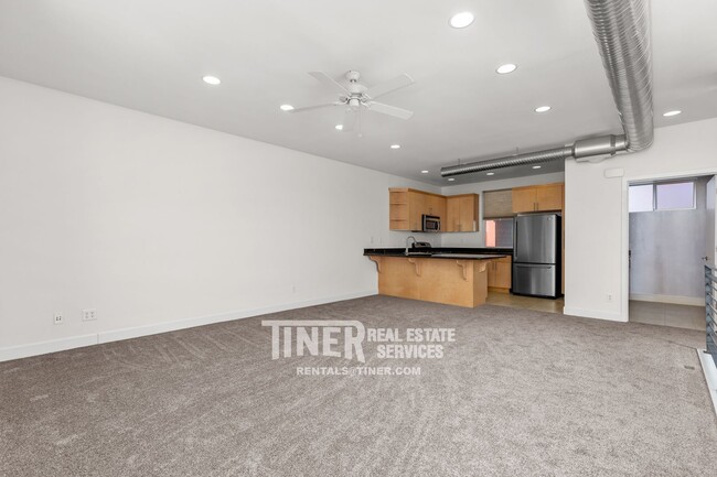 Building Photo - Industrial Loft in Fabulous Downtown Neigh...