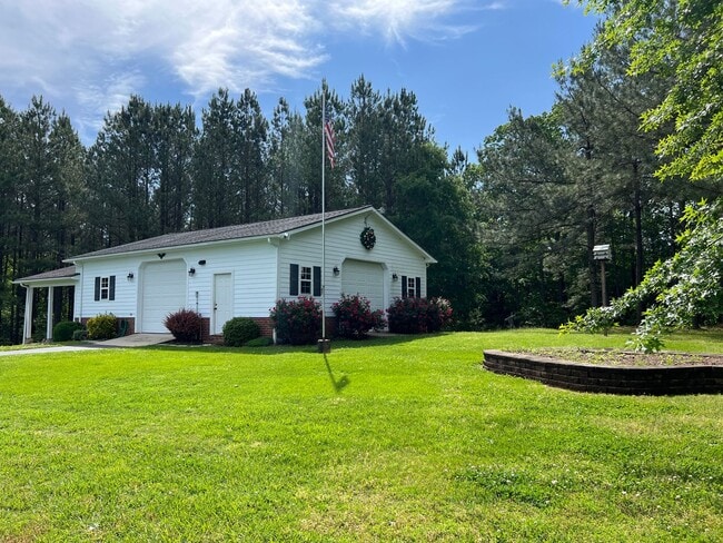 Building Photo - The Lifestyle You Deserve.