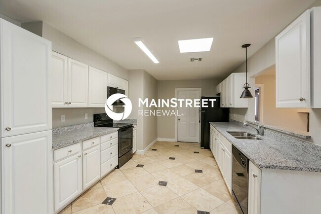 Building Photo - 4 Bedroom Pet-Friendly Home in Phoenix, AZ...