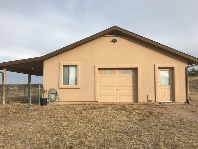 Building Photo - 2775 W Colt Canyon Trail