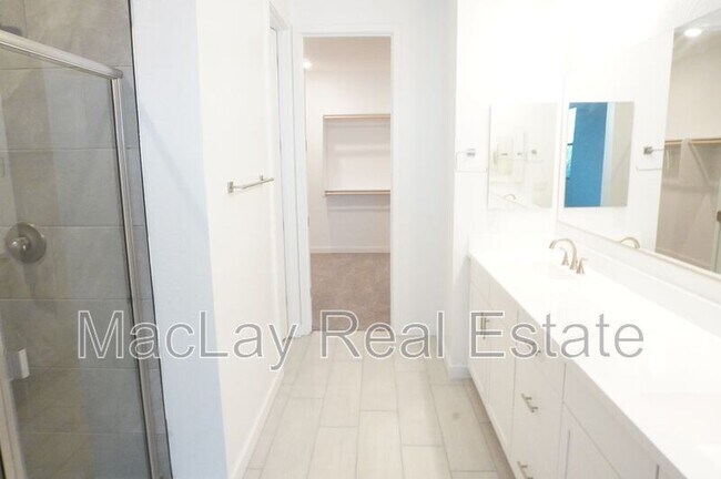 Building Photo - 40562 W Michaels Dr