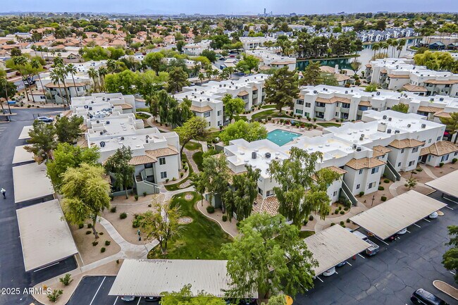 Building Photo - 1825 W Ray Rd