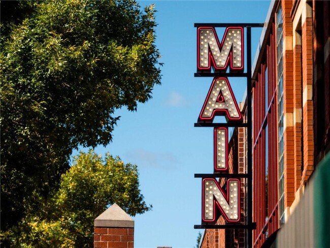 Building Photo - 20 NE 2nd St