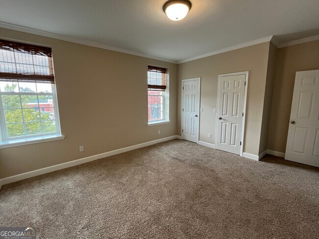 Building Photo - 65 E Main St