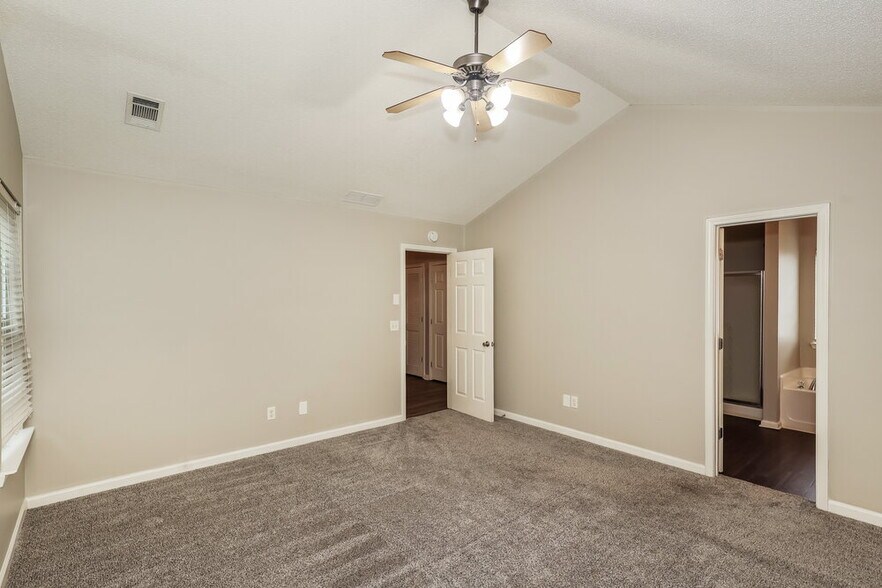 Building Photo - 150 Preserve Dr