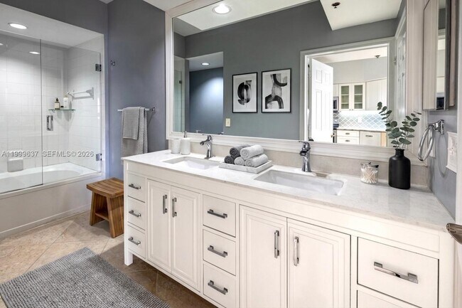 Building Photo - 3255 NE 184th St