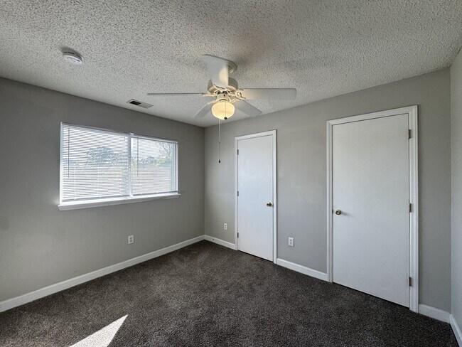 Building Photo - 303 Smith Level Rd