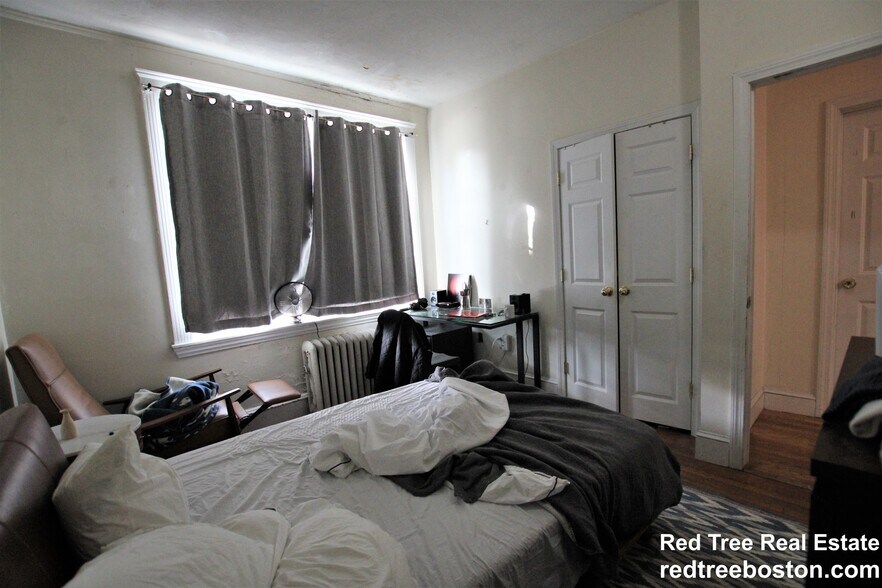 Building Photo - 316 St Paul St