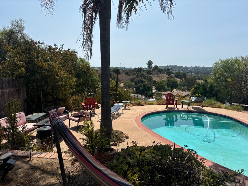 Building Photo - 315 Osborne St