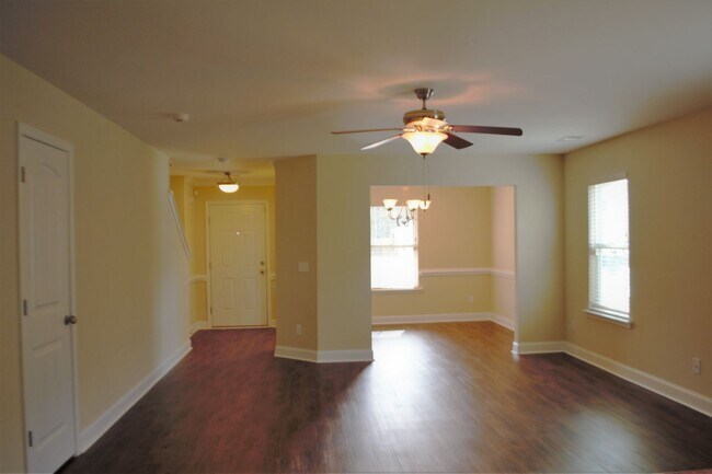 Building Photo - 44 Hartland Ct