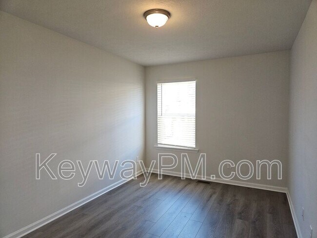 Building Photo - 1301 Newbern Dr