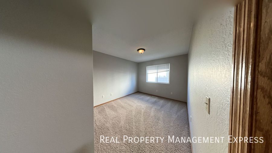 Building Photo - 1608 S Campbell Trail