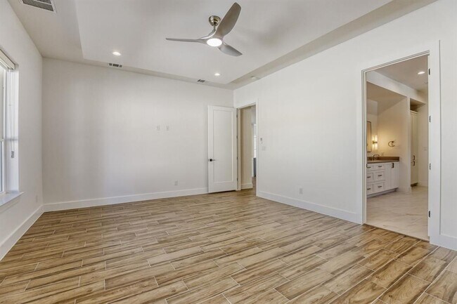 Building Photo - 9 Denbury Glen