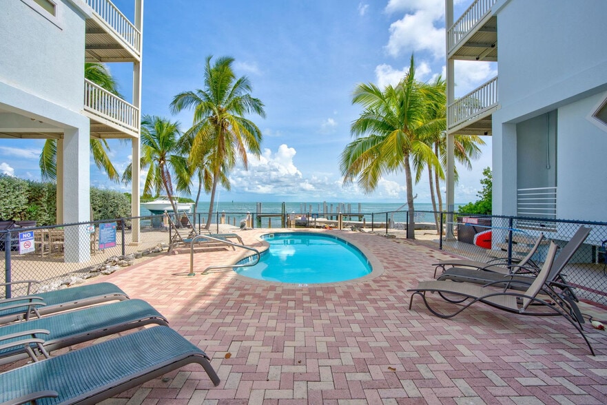 Building Photo - 12400 Overseas Hwy