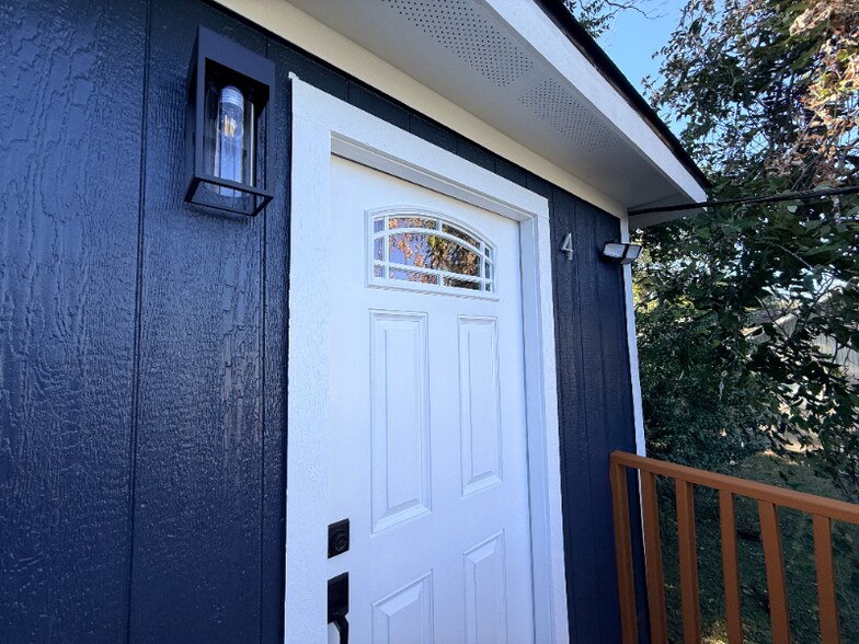 Building Photo - 2209 Gano St