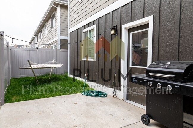 Building Photo - 2345 Aspen Grv Lp