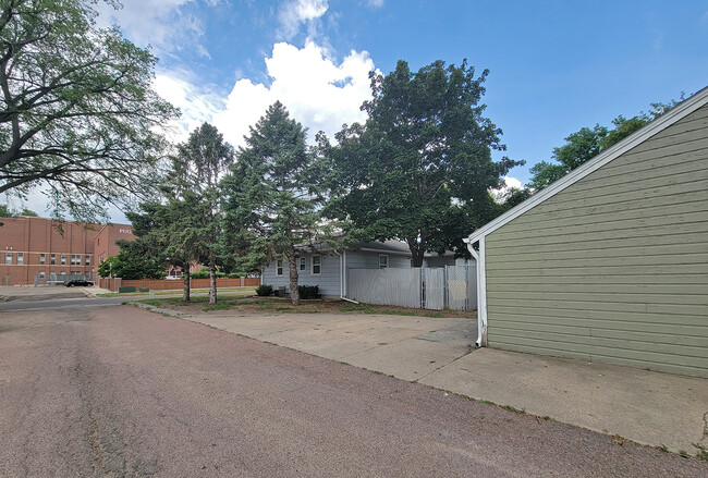 Close to Campus - 1016 8th St