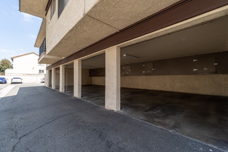 Building Photo - 3523 W Savanna St