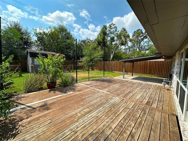 Building Photo - 4709 Lido Ln