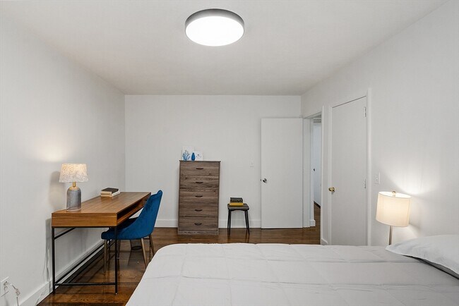 Building Photo - 44 Dana St