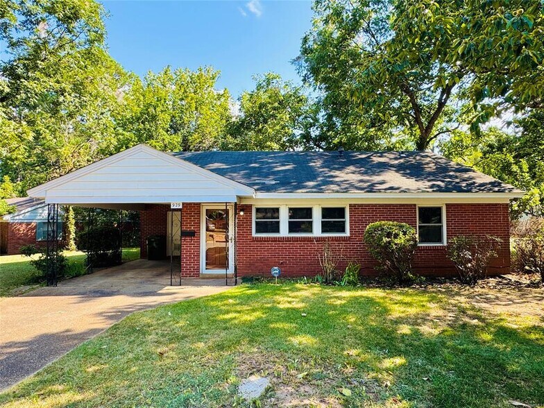 Building Photo - 929 Parkwood Dr