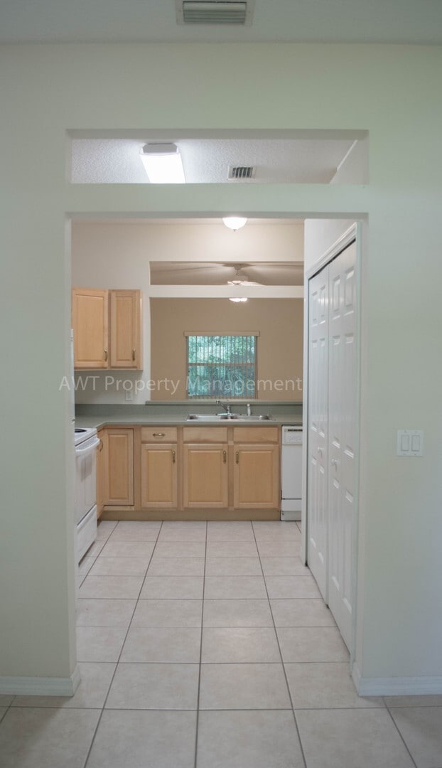 Building Photo - 90a Farmsworth Dr