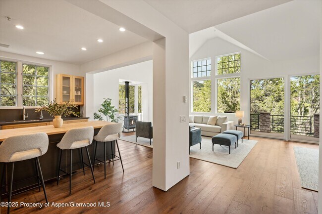 Building Photo - 302 Wild Spring Ln