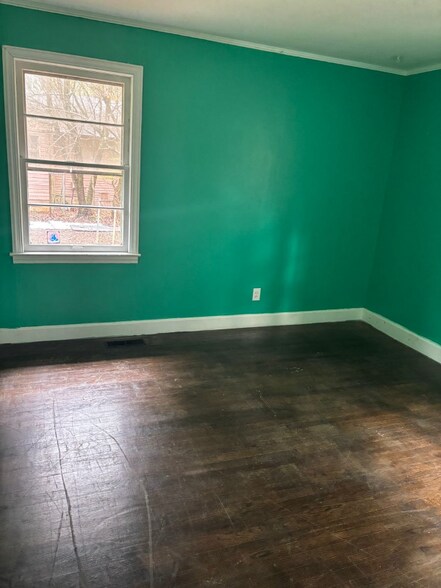 Building Photo - 605 Indian Cir