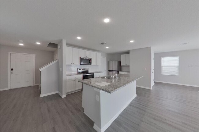 Building Photo - 8624 SW 44th Ct