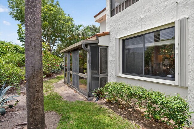 Building Photo - 405 Sea Oats Dr