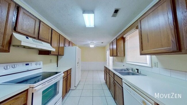 Building Photo - 307 Birds Nest Ct