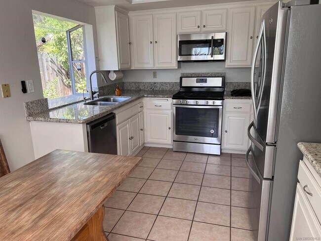 Building Photo - 12168 Waverly Downs Ln